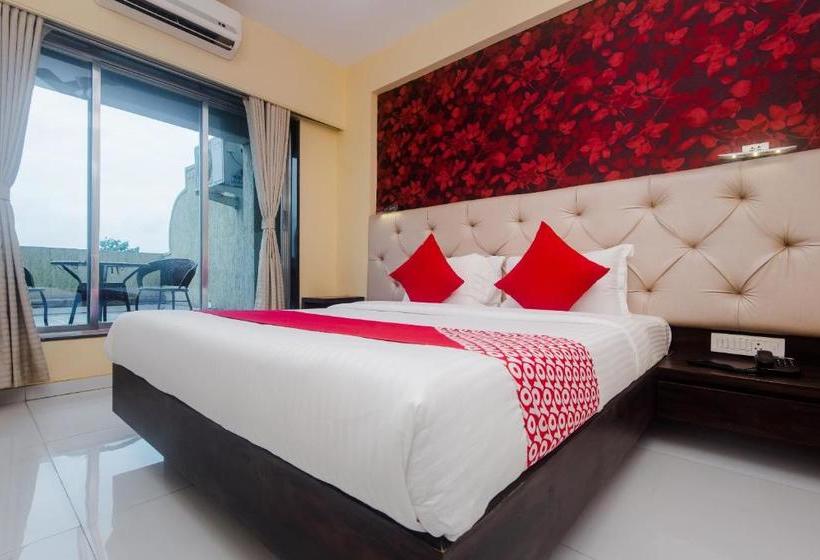 בית מלון כפרי Capital O 18290 Sai Residency