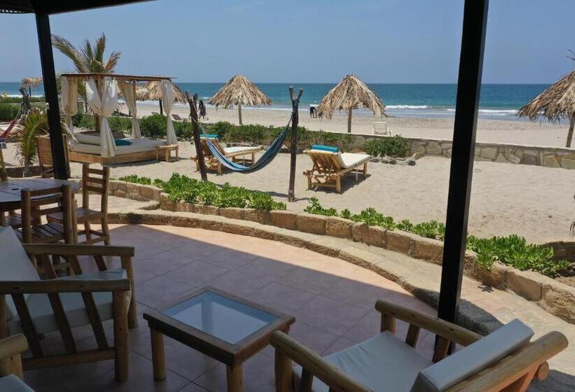 호텔 El Refugio De Vichayito