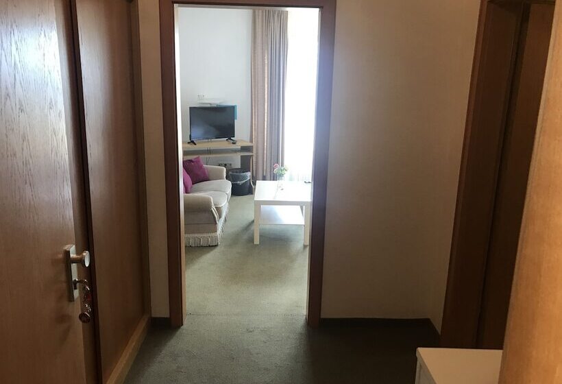 Отель Filoxenia Am Deutschen Weintor