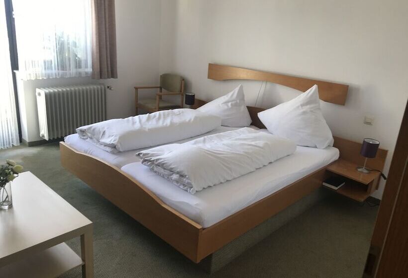 ホテル Filoxenia Am Deutschen Weintor