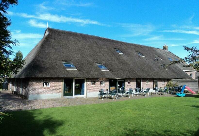 هتل Hubertushoeve