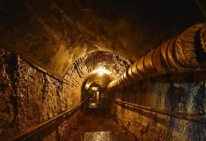 בית מלון כפרי Khas Ombilin