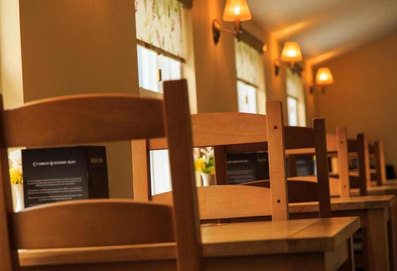 Отель Kirkstile Inn