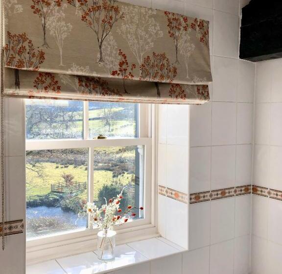 Отель Kirkstile Inn