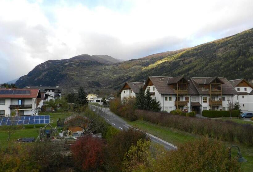 בית מלון כפרי Locus Malontina