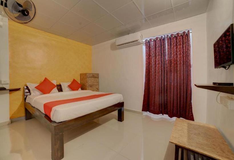 Отель Oyo 24282 Sai Lodging