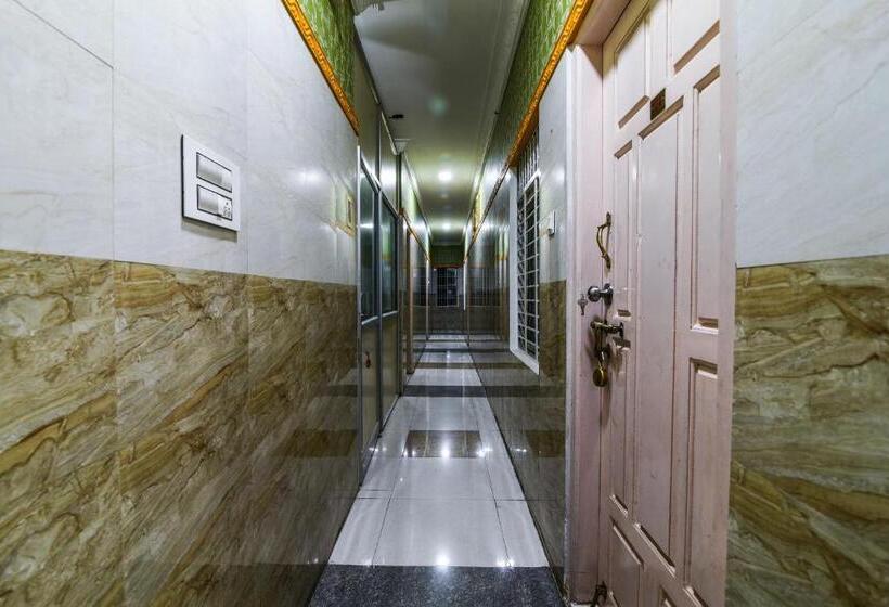 호텔 Oyo 33005 Jkr Residency