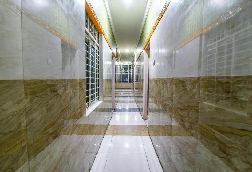 호텔 Oyo 33005 Jkr Residency