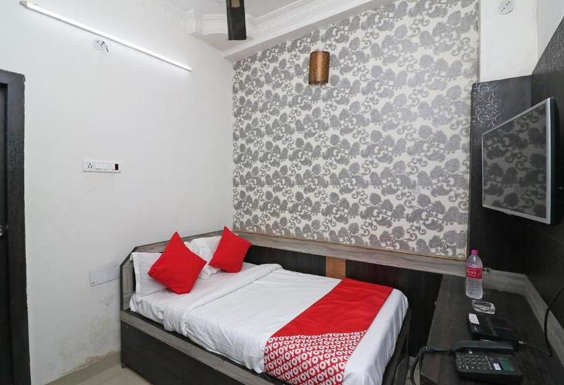 בית מלון כפרי Oyo 40815 Krish Residency