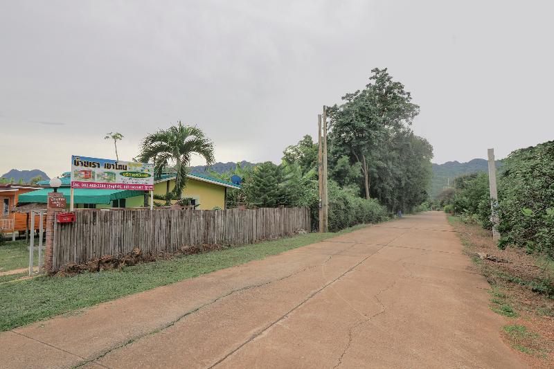 호텔 Oyo 75325 Our House Tha Sao