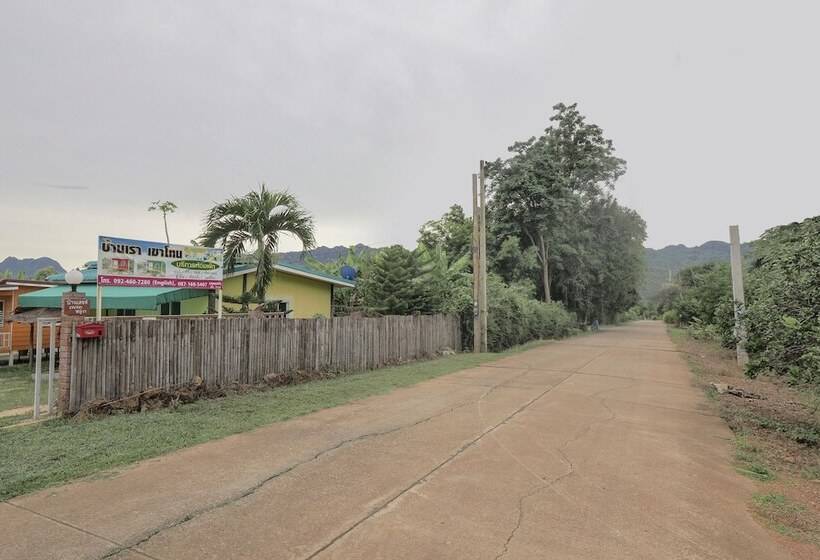 호텔 Oyo 75325 Our House Tha Sao