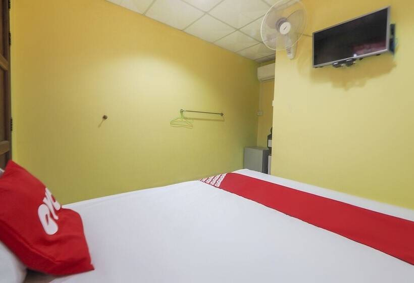 호텔 Oyo 75325 Our House Tha Sao