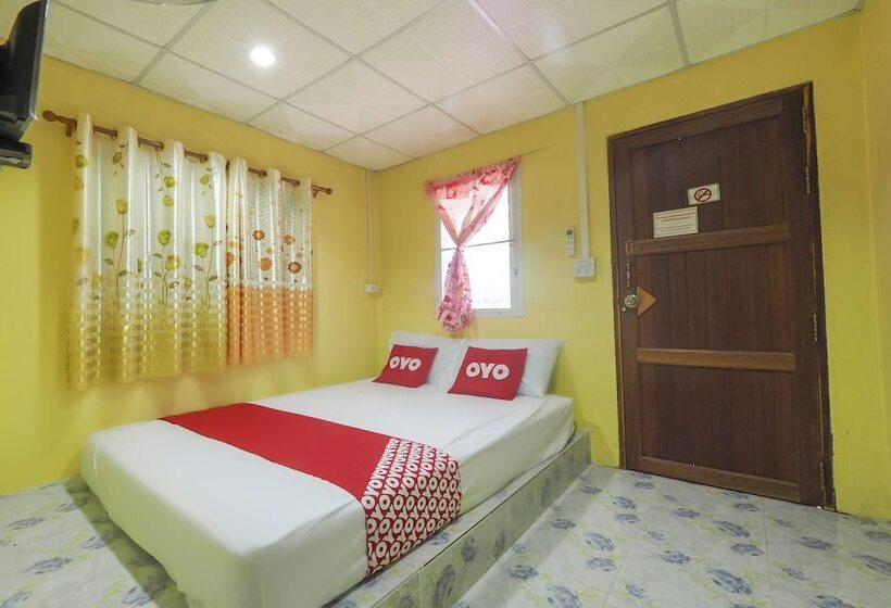 호텔 Oyo 75325 Our House Tha Sao