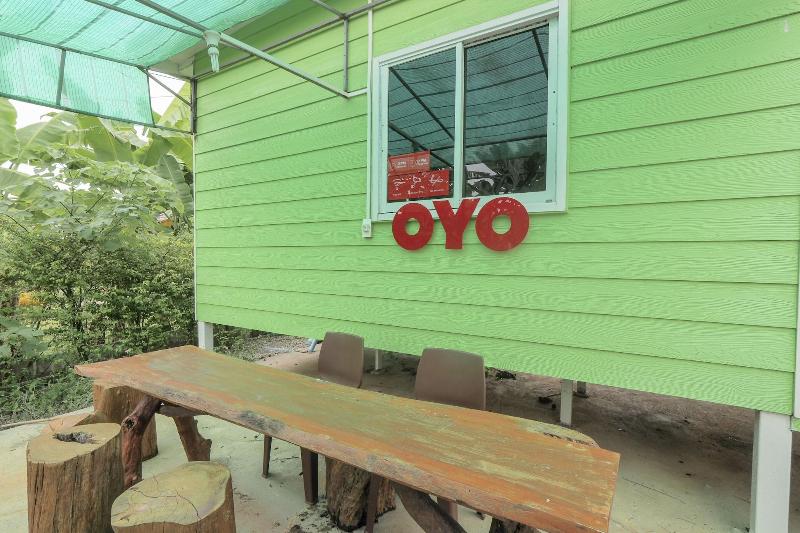 호텔 Oyo 75325 Our House Tha Sao