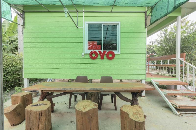 호텔 Oyo 75325 Our House Tha Sao