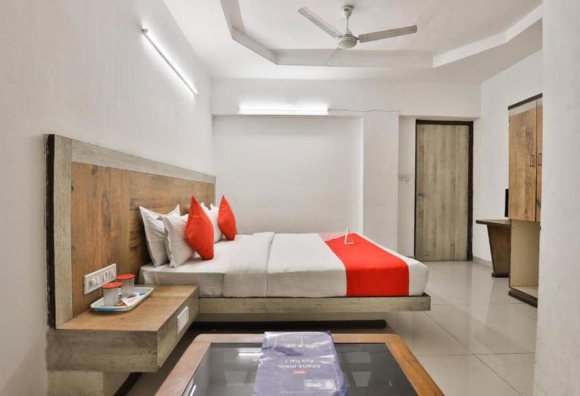 Отель Oyo 8758  Swagatam