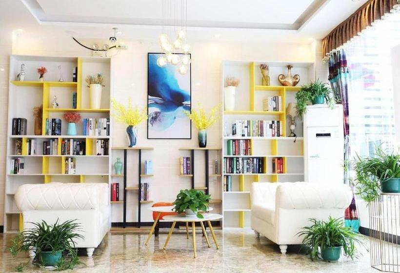 בית מלון כפרי Pai S·guiyang International Convention And Exhibition Center New World