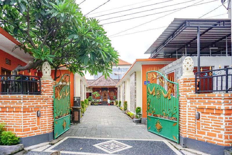 호텔 Reddoorz Near Buleleng Harbour 2