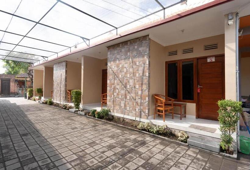 בית מלון כפרי Reddoorz Near Buleleng Harbour 2