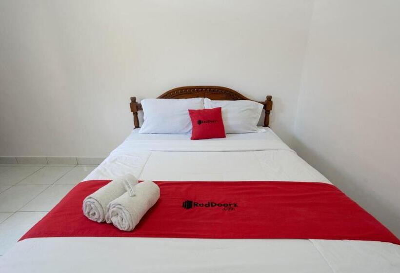 בית מלון כפרי Reddoorz Near Buleleng Harbour 2