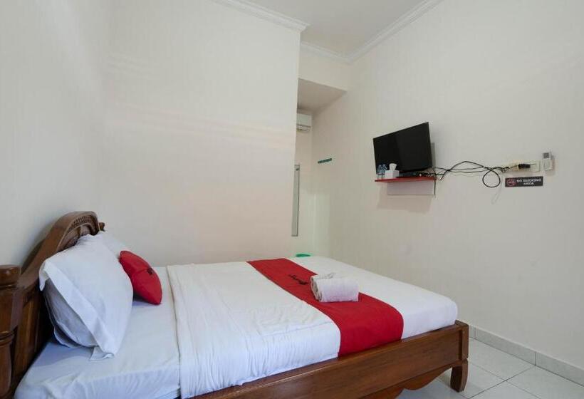 호텔 Reddoorz Near Buleleng Harbour 2