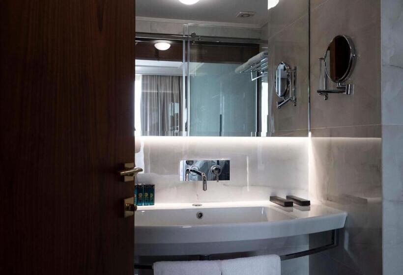 בית מלון כפרי Select Hill Resort