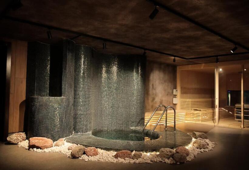 בית מלון כפרי Select Hill Resort