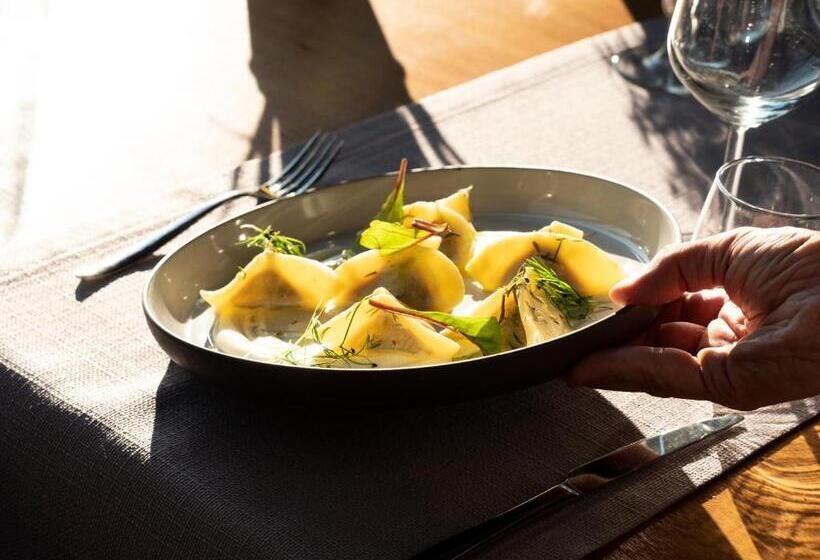 בית מלון כפרי Select Hill Resort