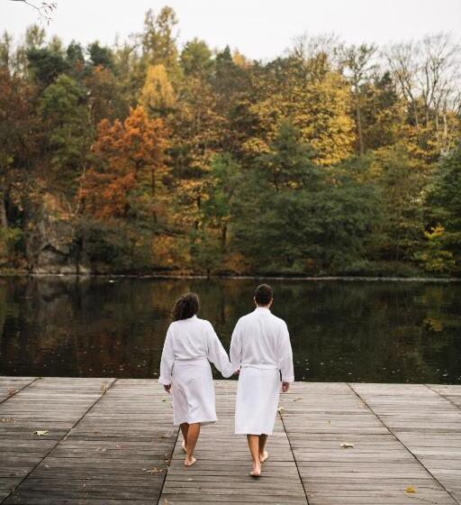 בית מלון כפרי Split