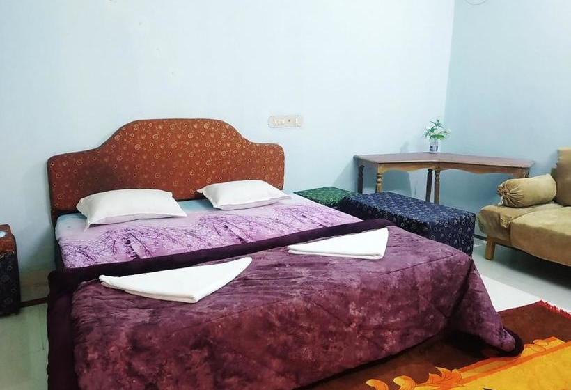 فندق Spot On White House Beach Resort