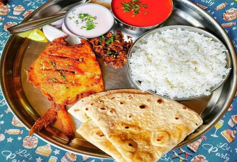 Отель Sunny Pines Resort