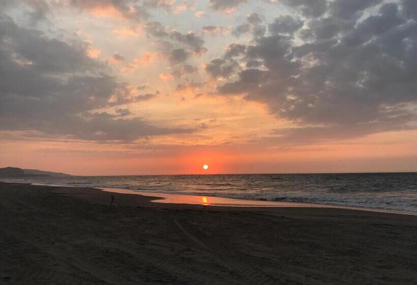 هتل Villa Aqua Boutique Vichayito