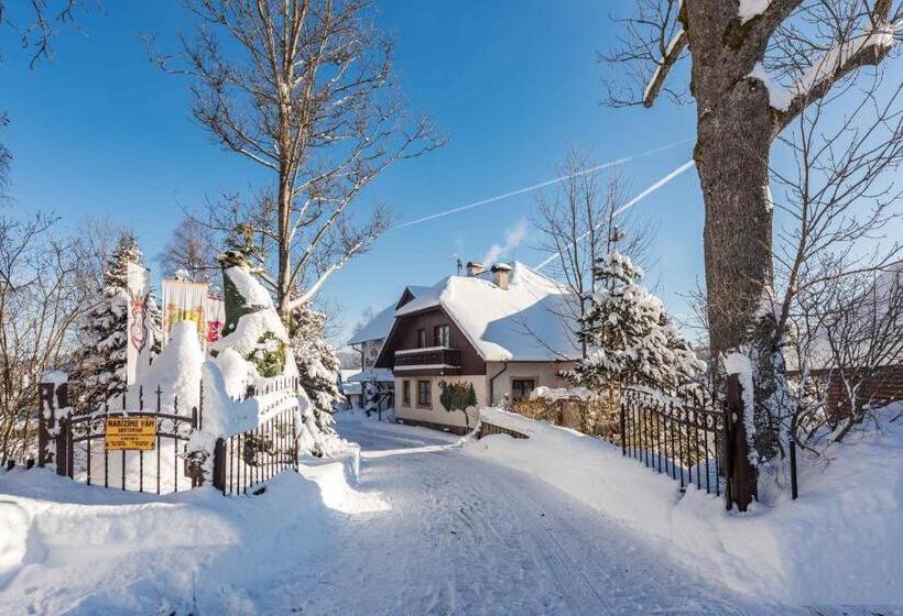 ホテル Villa Karolina