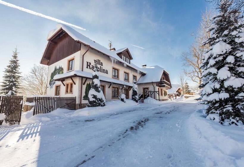 ホテル Villa Karolina