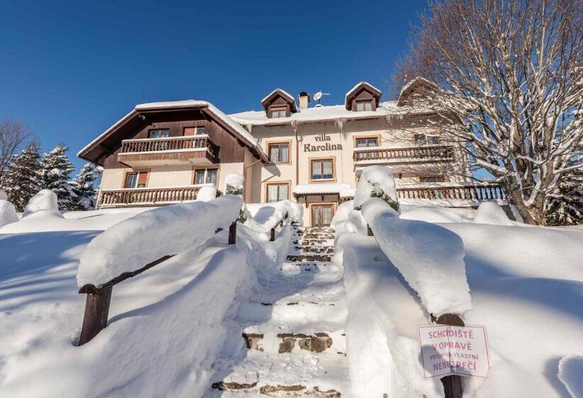 ホテル Villa Karolina