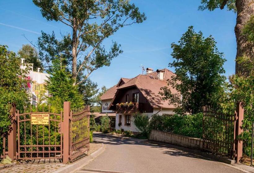 ホテル Villa Karolina