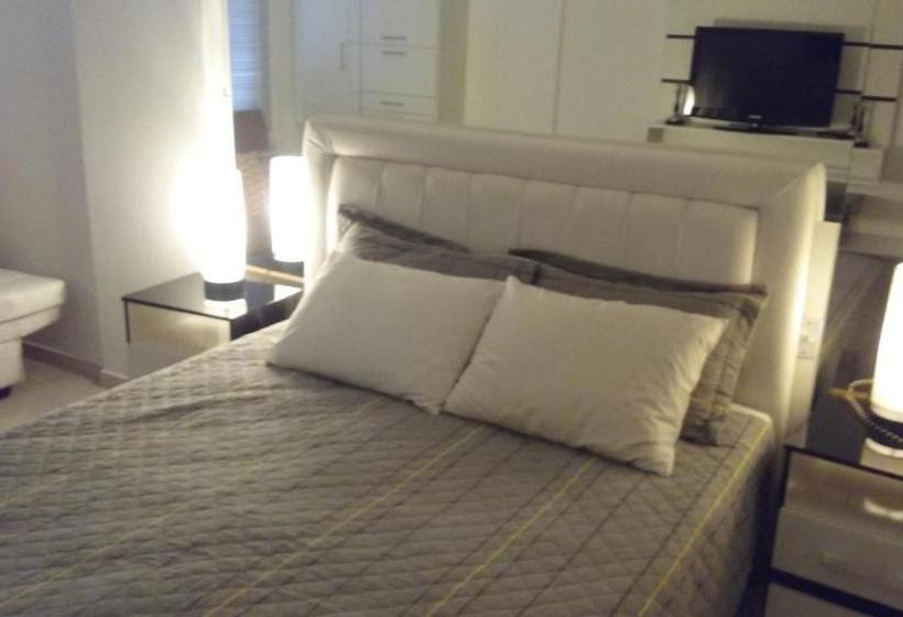 Lindo Flat No Cavalinho Branco Com Piscina Aquecida A17