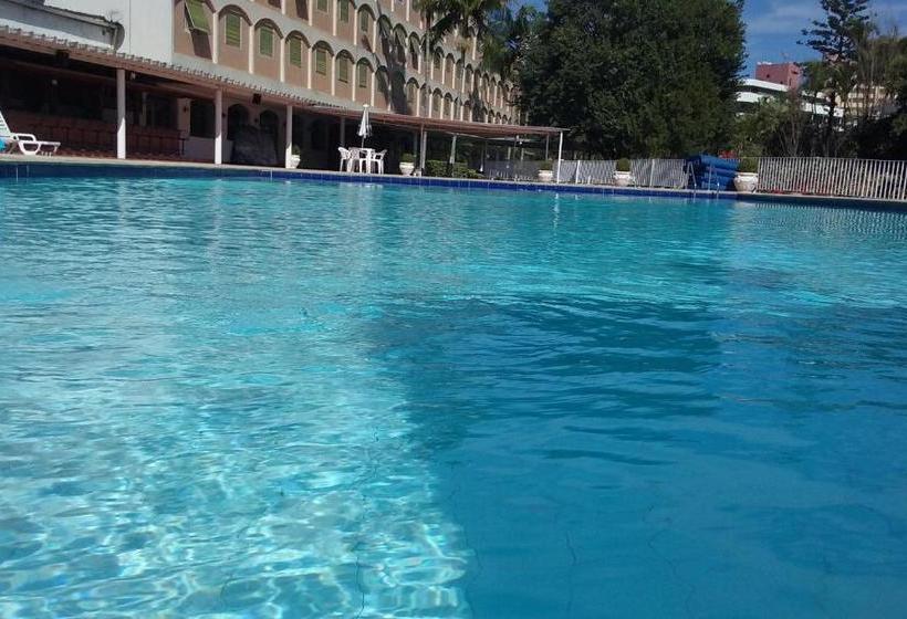 Lindo Flat No Cavalinho Branco Com Piscina Aquecida A17