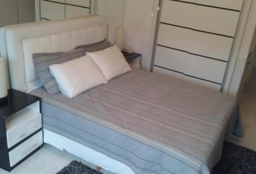 Lindo Flat No Cavalinho Branco Com Piscina Aquecida A17