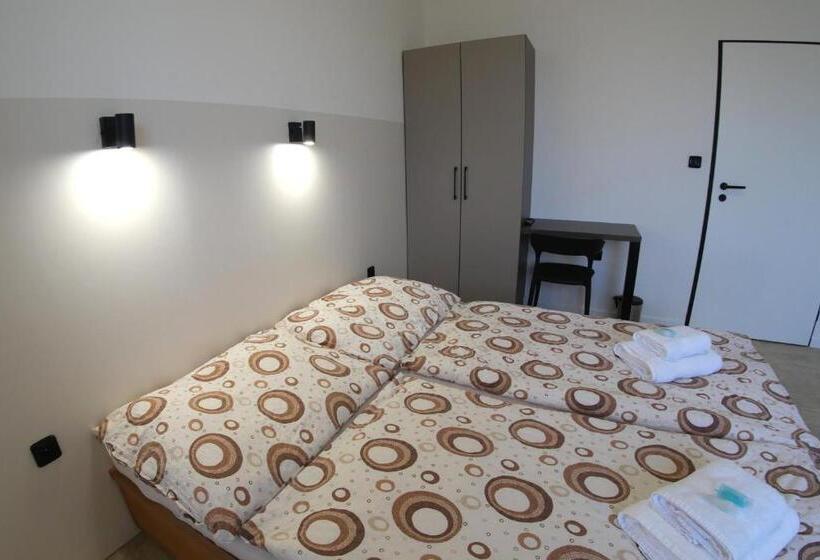 پانسیون Penzion Tenis Klub Deza