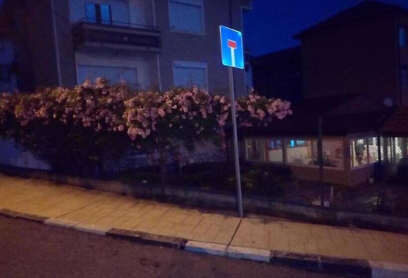 بنسيون Teo's Guest House