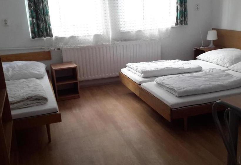 פנסיון Turistická Ubytovna Zámeček