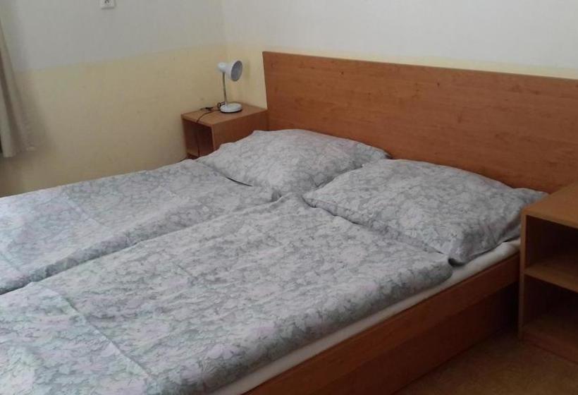 פנסיון Turistická Ubytovna Zámeček