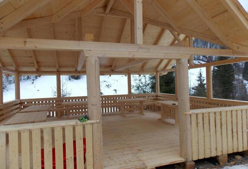 Pensiunea Izbucul Tauz