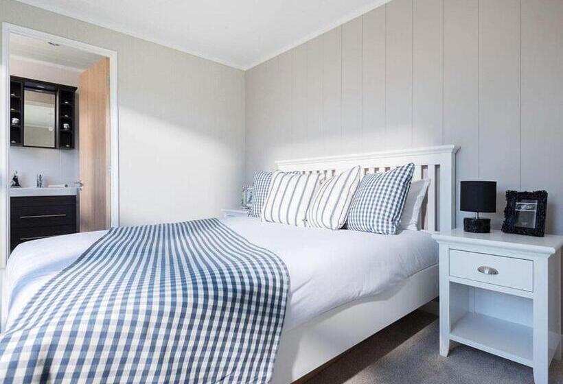 Курорт Praa Sands Holiday Park