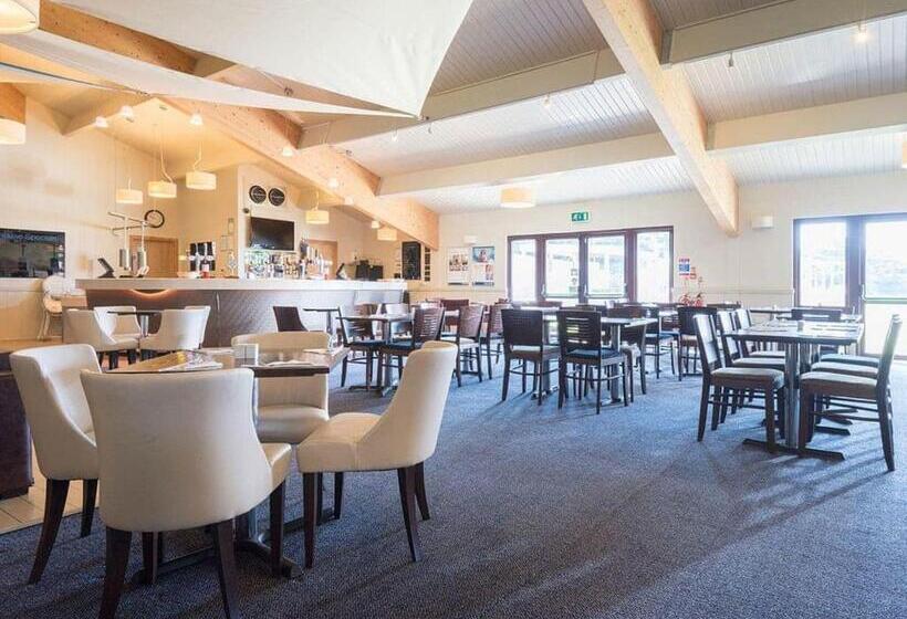 Курорт Praa Sands Holiday Park