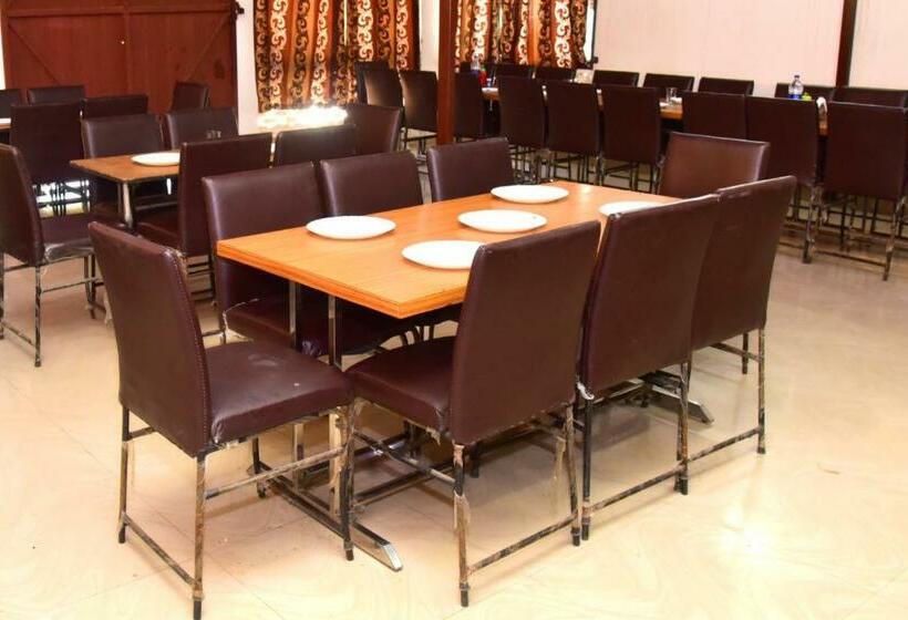 Siddarth Resort   Mountain View With Pool