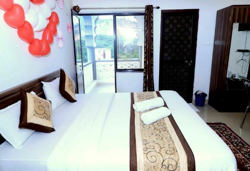 Siddarth Resort   Mountain View With Pool