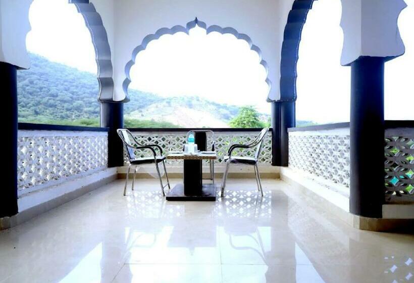 Siddarth Resort   Mountain View With Pool