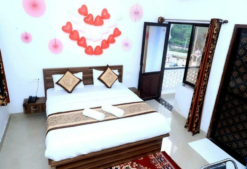 Siddarth Resort   Mountain View With Pool